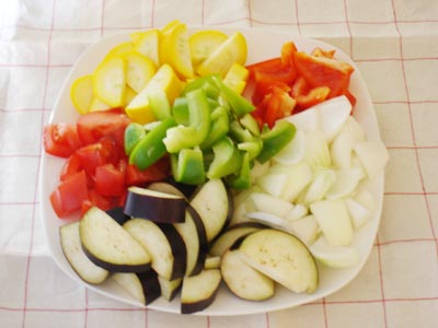 野菜は食べやすい大きさに