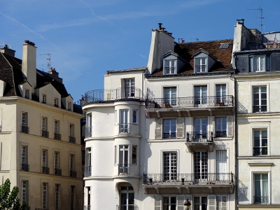 フランス パリ 夏空