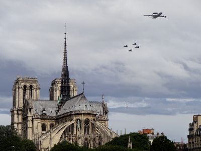 フランス パリ 革命記念日